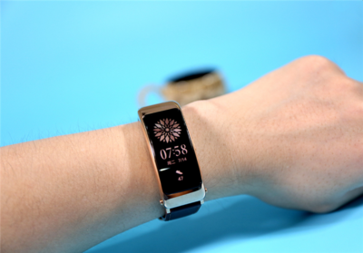 华为手环B6首发评测 腕上耳机与健康管家合二为一，智能手环高端领域的王者之选